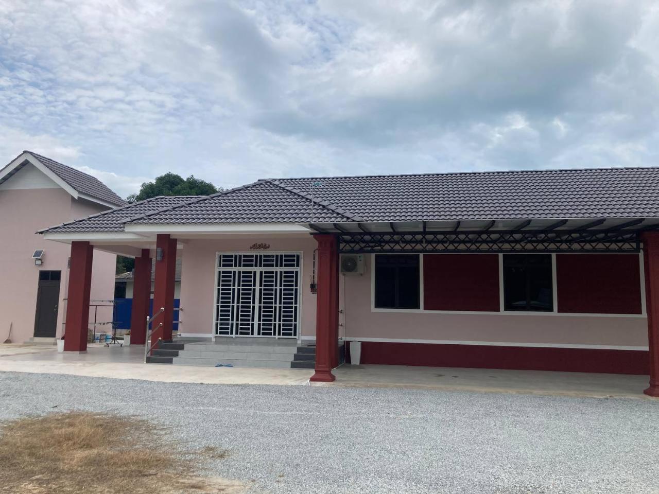 Zana Homestay Pasir Puteh Luaran gambar